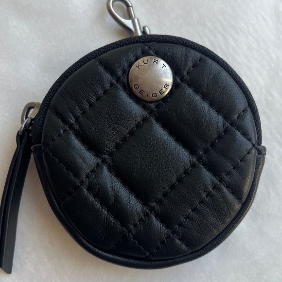 Kurt Geiger Mini Round Black Leather Quilt Coin Purse Airpods Case Wallet - Picture 2 of 6